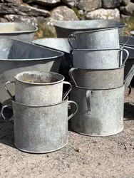 Vintage krukor av zink