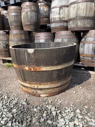 Halvt vinfat 150 liter med patina