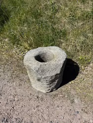 Urna i sten , Cylinderformad 42x40cm