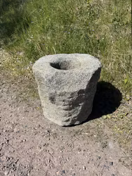 Urna i sten , Cylinderformad 42x40cm
