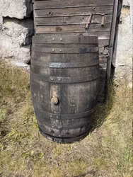 Vinfat 225 liter patinerad svart