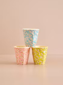 RICE MUGG MED SMÅ BLOMMOR
