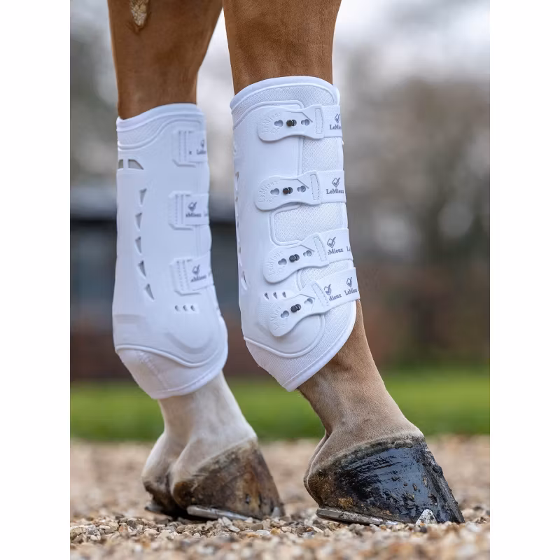 Le Mieux ultra mesh snug boot white fram B