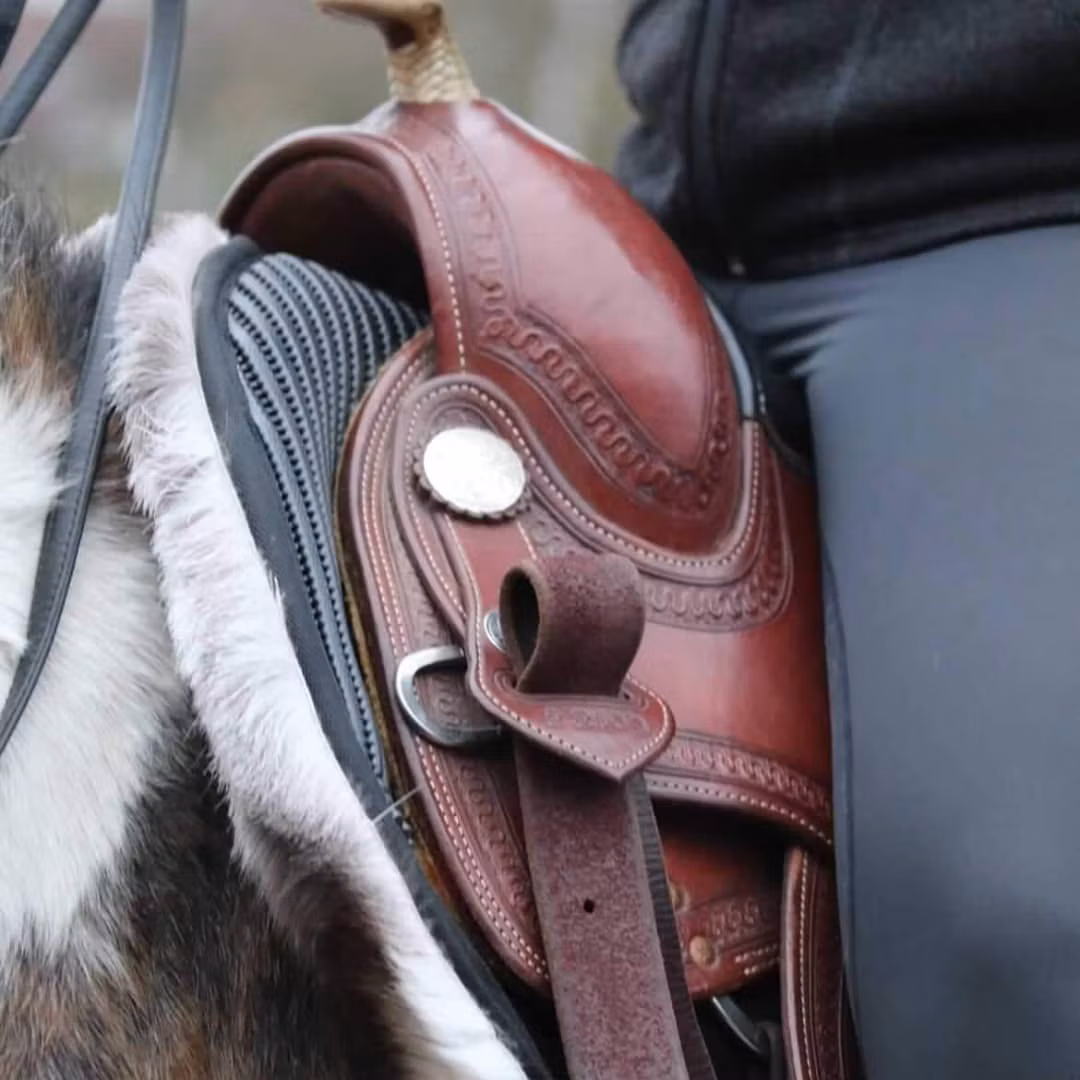 Westernpad Med Renskinn Bartl Square