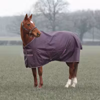 Shires Typhoon Täcke Black Cherry 100 g