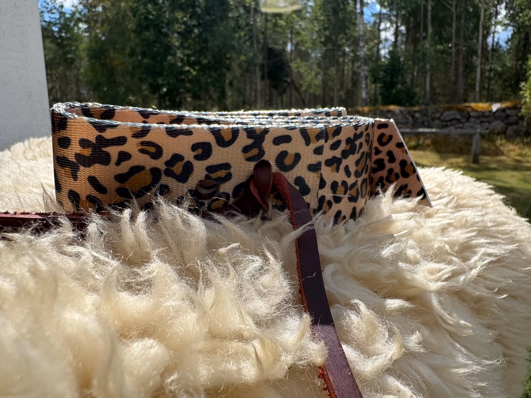 Weaver Patterned Tie Strap Leopard