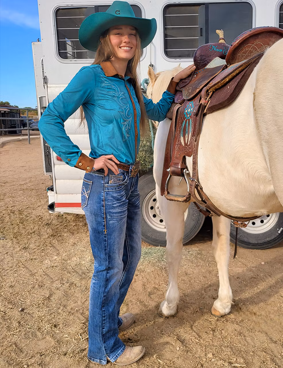 Cowgirl Tuff Co DFMI Faded Medium Wash