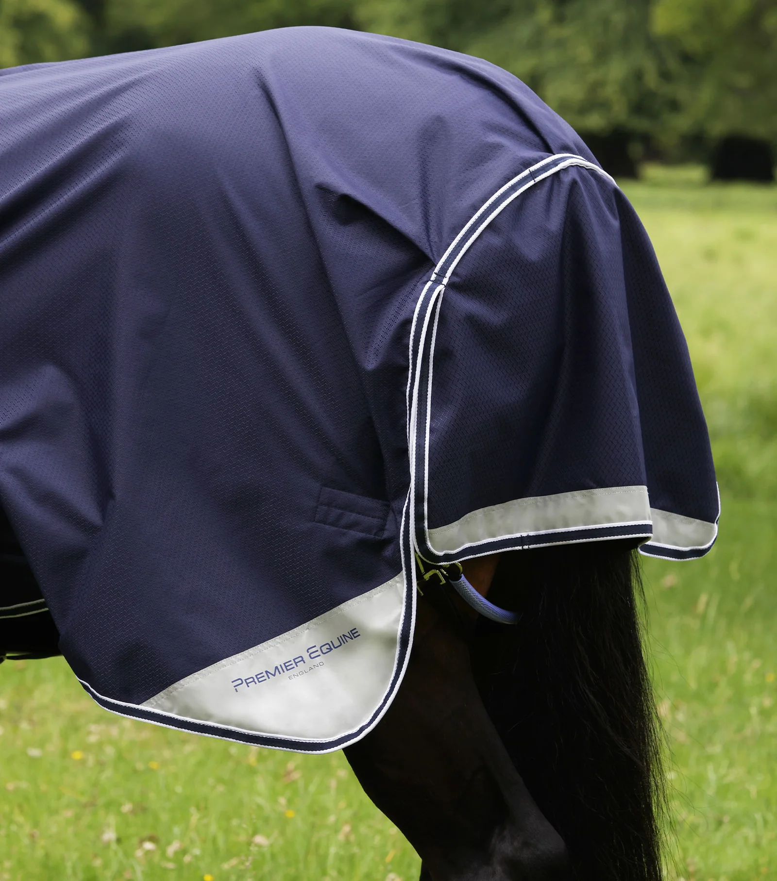 Premier Equine Akoni 0g Turnout Rug with Classic Neck Cover Navy