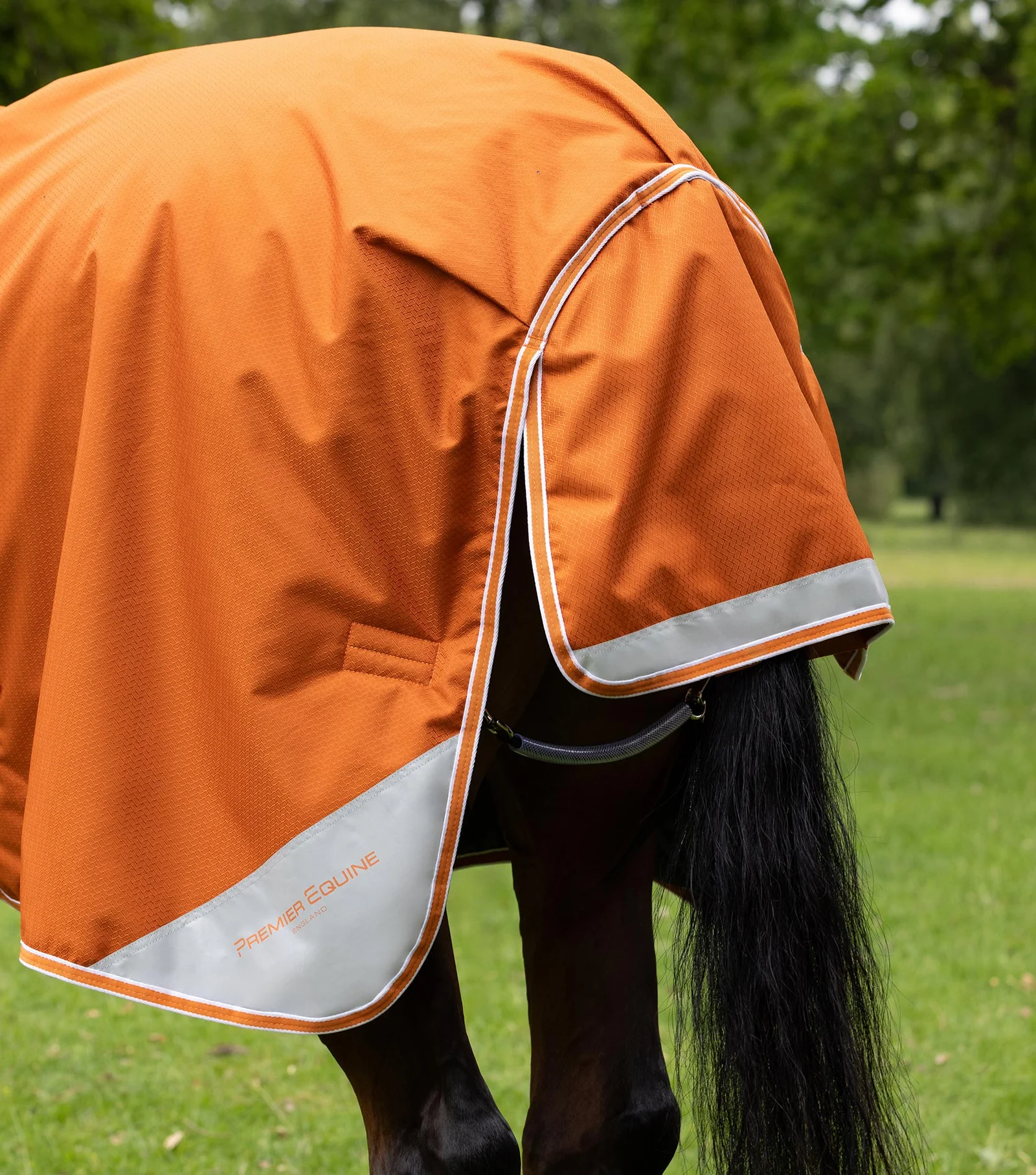 Premier Equine Akoni 100 g Turnout Rug With Classic Neck Cover Burnt Orange