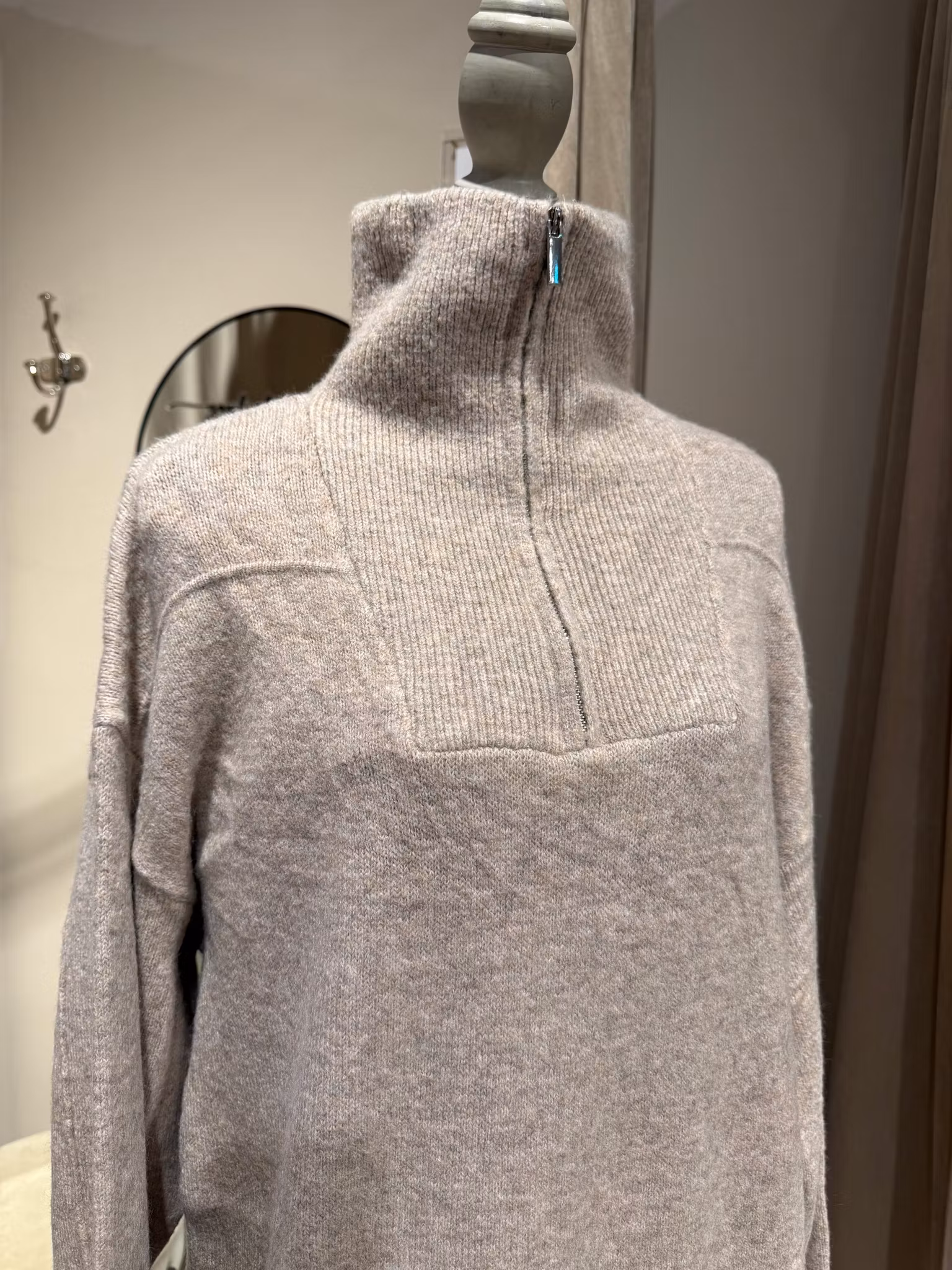 OVERSIZED KJOLEGENSER BEIGE