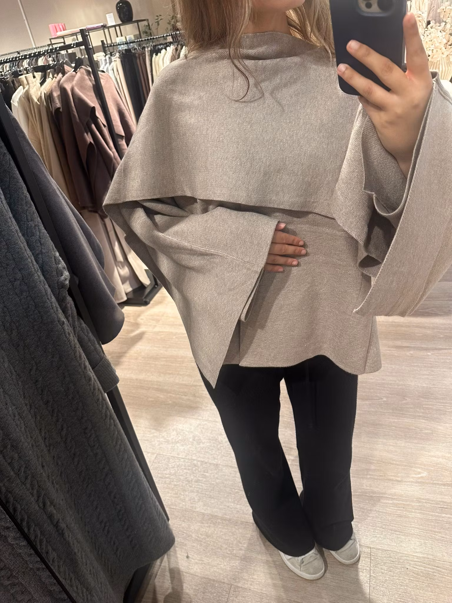 JAKKE MED SKJERF BEIGE