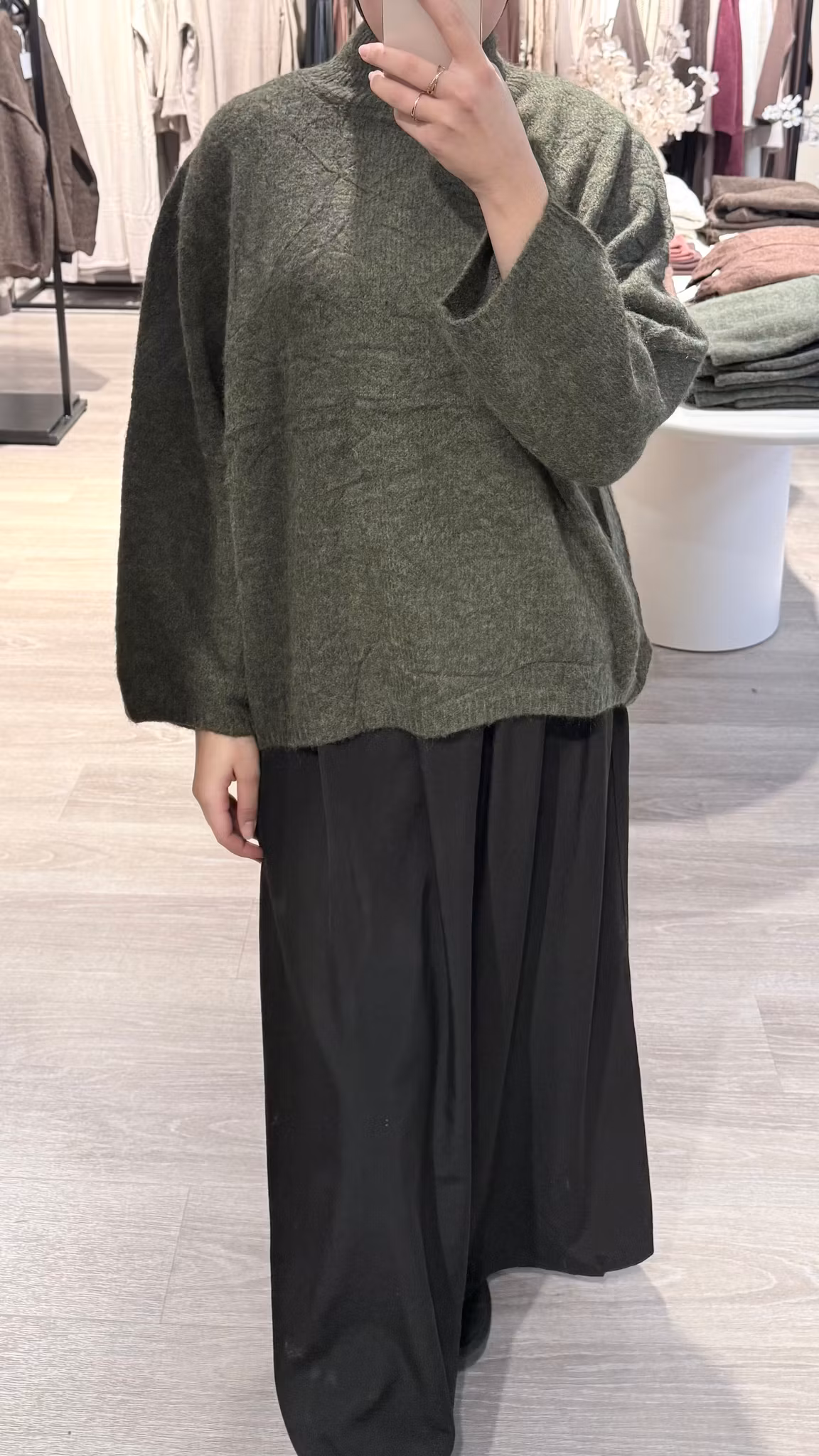 GENSER MED HALVHØY HALS GRØNN