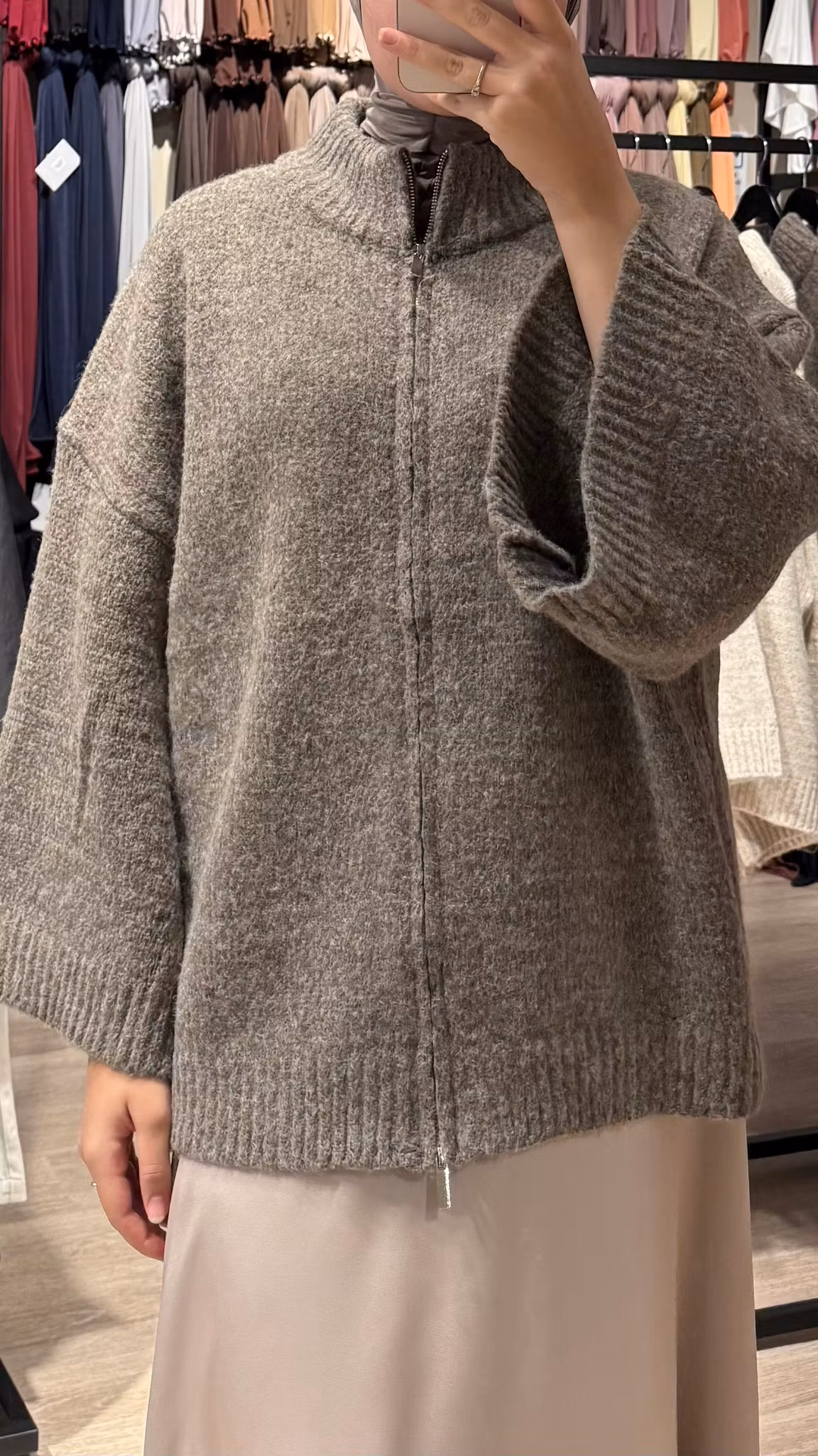 OVERSIZED CARDIGANMED HØY KRAGE - KHAKI