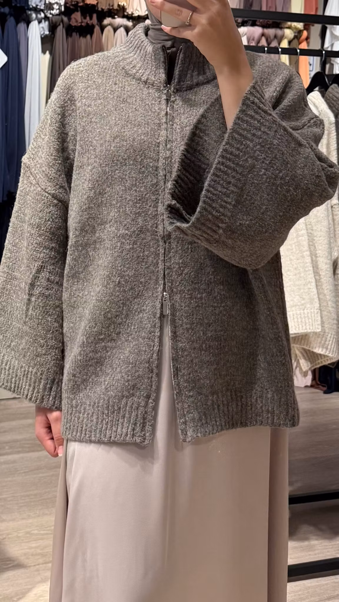 OVERSIZED CARDIGANMED HØY KRAGE - KHAKI