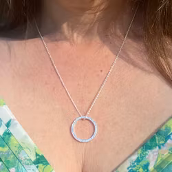 HALSBAND MED STOR RING