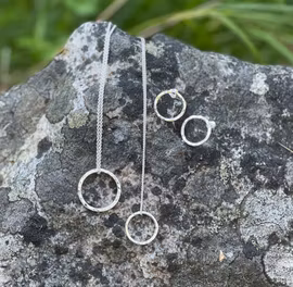 HALSBAND MED LITEN RING