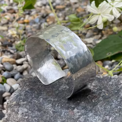 HAMRAT STELT ARMBAND, BRETT