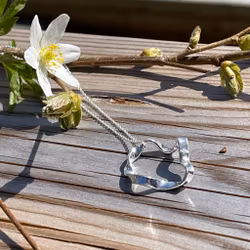 HALSBAND ”BLOMMA”.