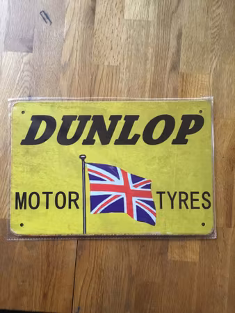 Dunlop motor tyres
