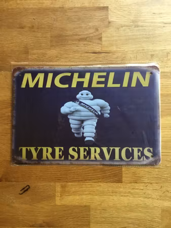 Michelin tyre service blå