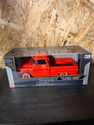 Chevy apache fleetside pickup 1958