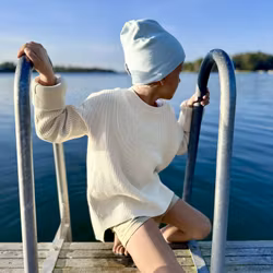 Ribbad mössa blå