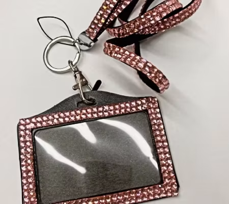 Nummerlappshållare Rosa med strass