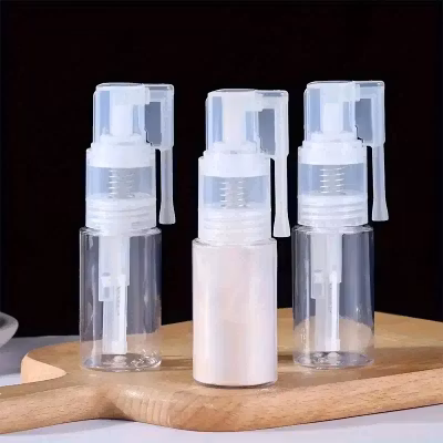 Pudersprayflaska genomskinlig i plast med pip 50 ml