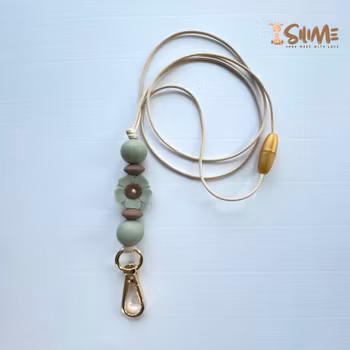 BADGE-NYCKEL HALSBAND POPPY laurel green