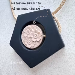 AMNINGSHALSBAND SiliMAMA - GEO - black