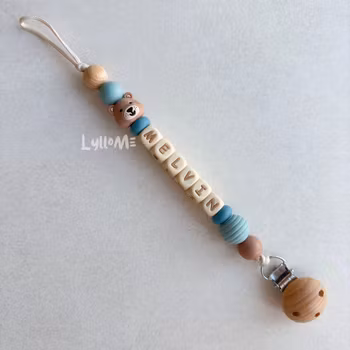 Napphållare med namn - Lilla Björn- Blue  /Wheat