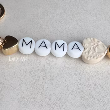 NYCKELRING MAMA- Hjärta Ivory/ alt valfritt namn(max 5 bokstäver)