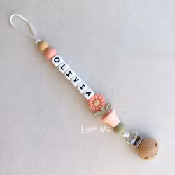 Pacifier holder with name white letters flowerpot soft pink