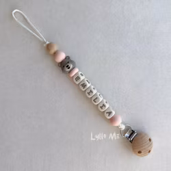 Pacifier holder with the name Lilla Björnen Taupe/Light Pink/Cream