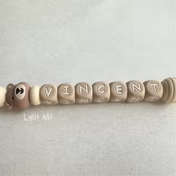 Pacifier holder with name - Lilla Björn - Créme / Oatmeal