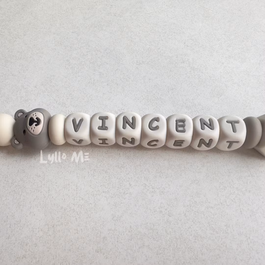 Napphållare med namn Lilla Björnen Taupe/linnen/Cream