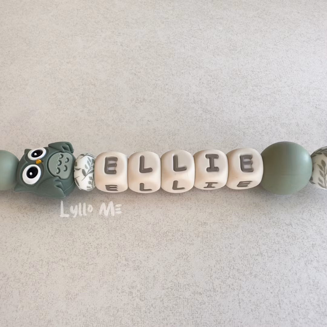 Napphållare med namn - OWL- OLD GREEN / CREAM