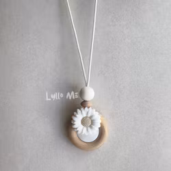 NURSING NECKLACE-DAISY-WHITE
