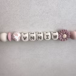 Napphållare med namn DAISY Old Pink /CREAM 1
