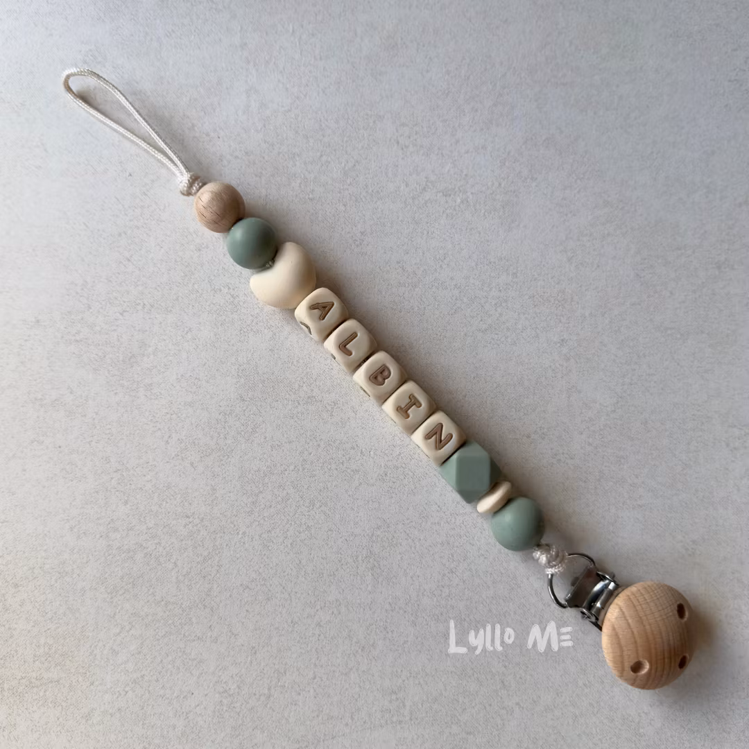 Pacifier holder with name HEART OLD GREEN /WHEAT