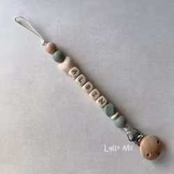 Pacifier holder with name HEART OLD GREEN /WHEAT
