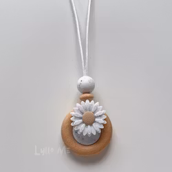 NURSING NECKLACE-DAISY-SPECKLED WHITE