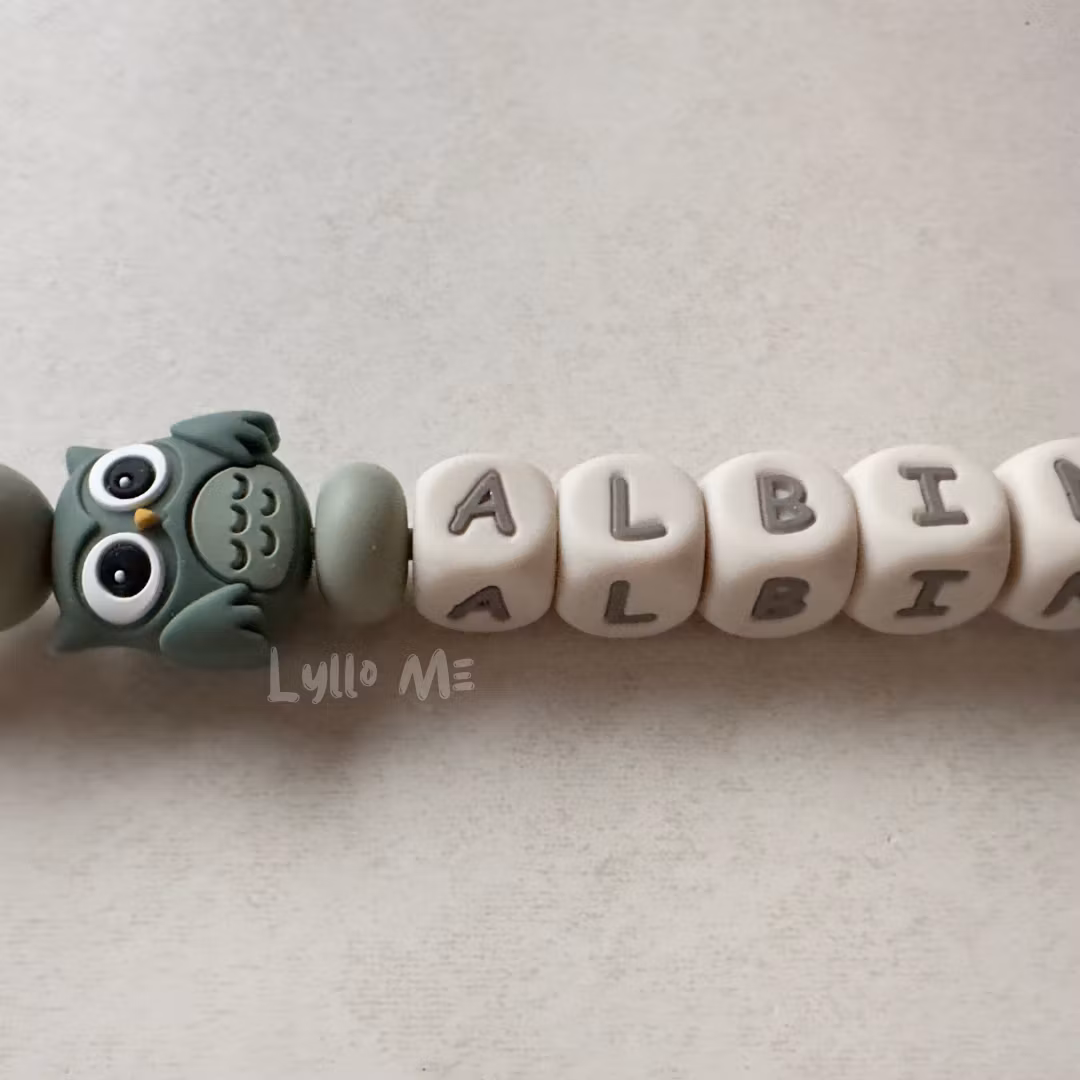 Pacifier holder with name - OWL- LAUREL GREEN / CREAM