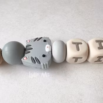 Napphållare med namn Cat Glacier Grey 2 / CREAM