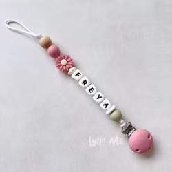 Napphållare med namn DAISY Raspberry  / WHITE