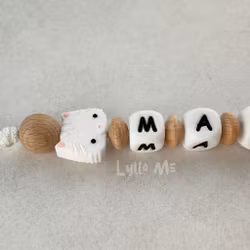 Pacifier holder with name Cat White/ Wood / WHITE (max 5 letters)
