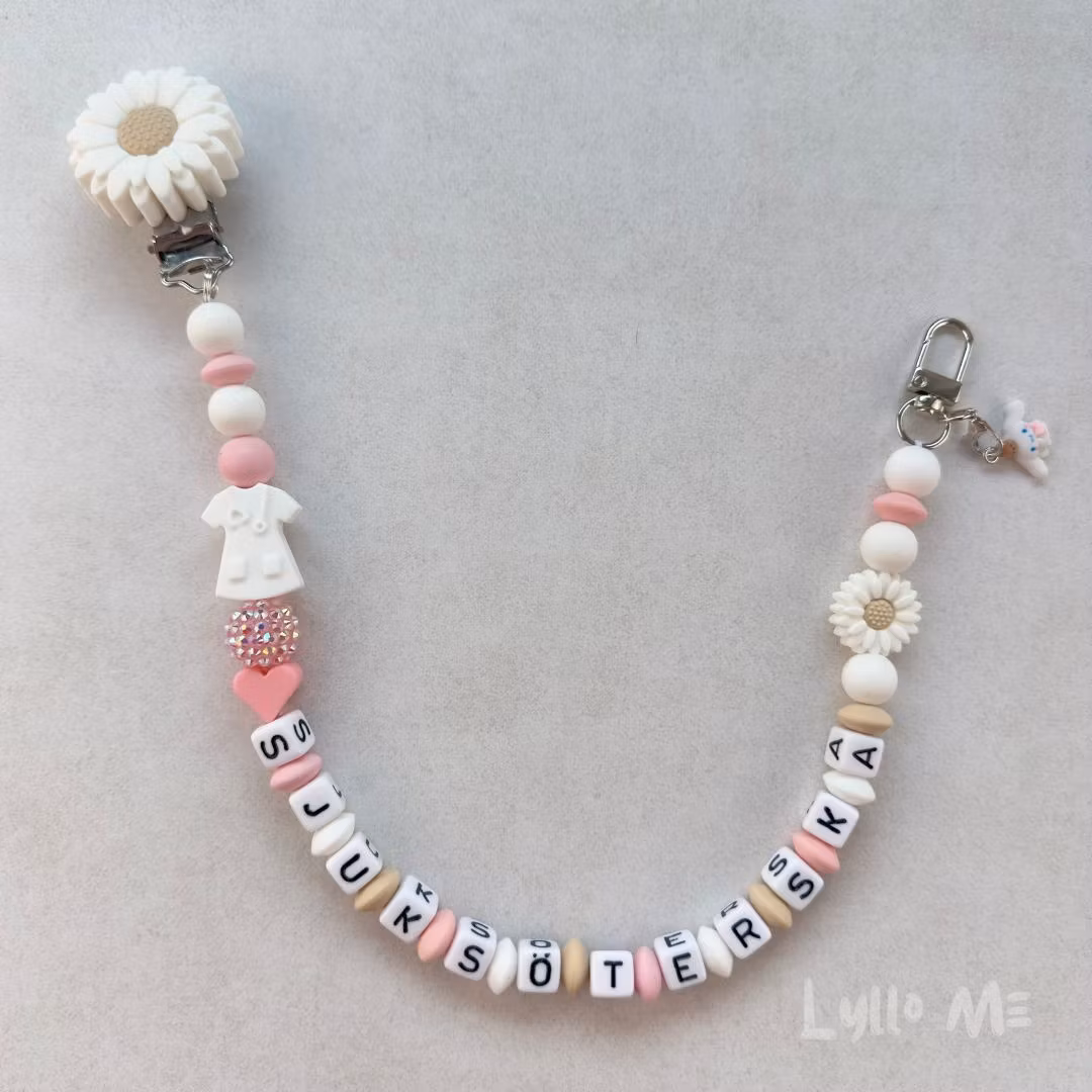 ID-KORT/ NYCKEL HÅLLARE med text Sjuksköterska med bling - DAISY CLIPS VIT