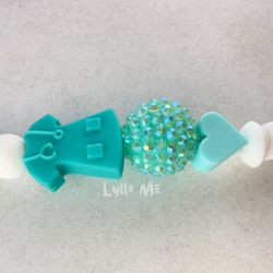 ID-KORT/ NYCKEL HÅLLARE med text Undersköterska med bling DAISY VIT/ TURKOS
