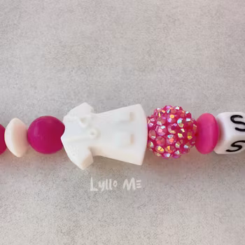 ID-KORT/ NYCKEL HÅLLARE med text Sjuksköterska med bling  Butterfly FUCHSIA