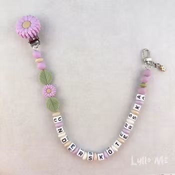 ID-KORT/ NYCKEL HÅLLARE med text Undersköterska med bling DAISY LIGHT PURPLE